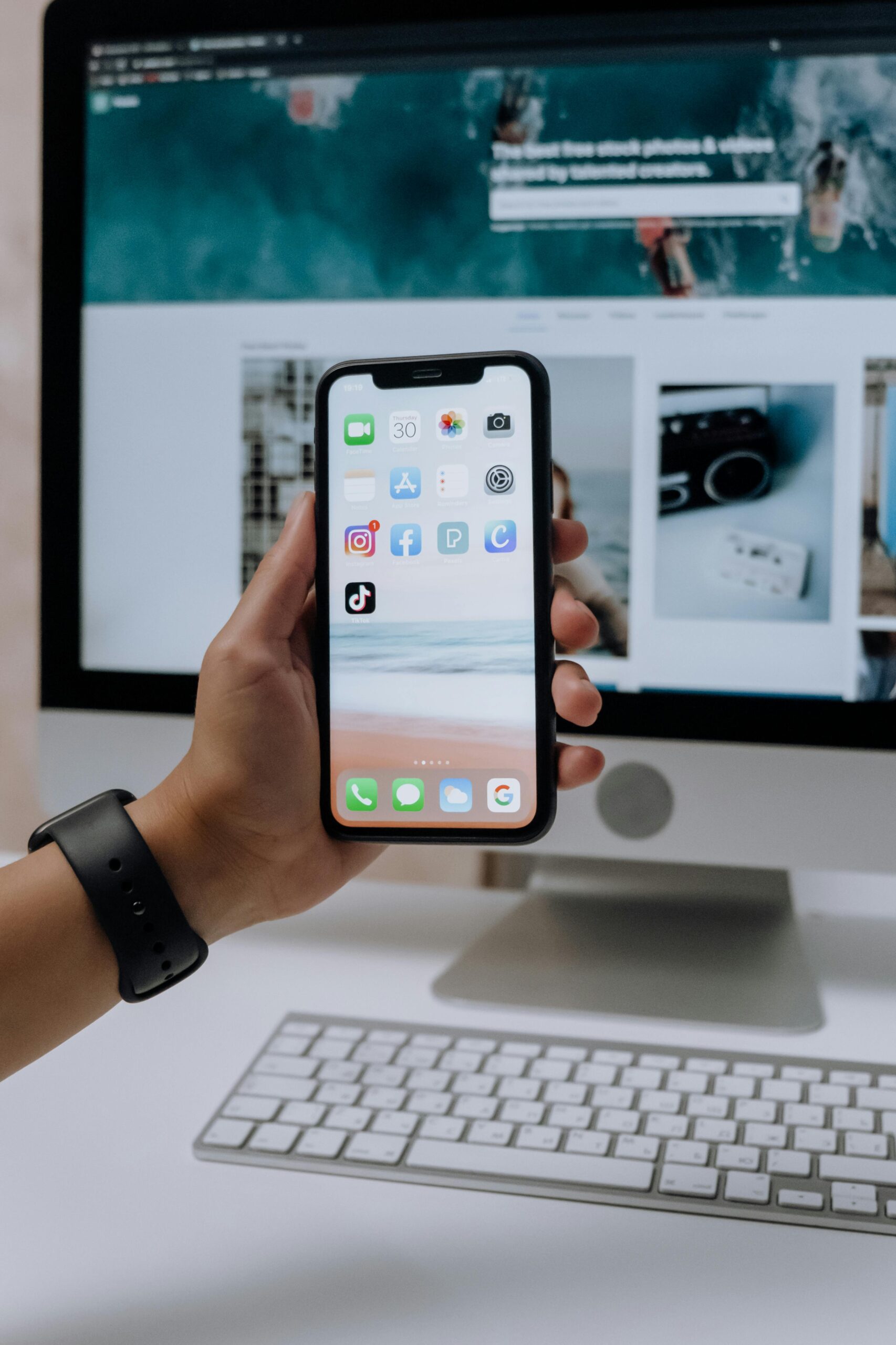 Read more about the article Instagram Reels vs. TikTok: Which Platform Wins for Dubai Businesses?
